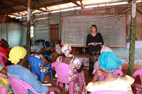 Linette  en visite à la CMCI de Lomié